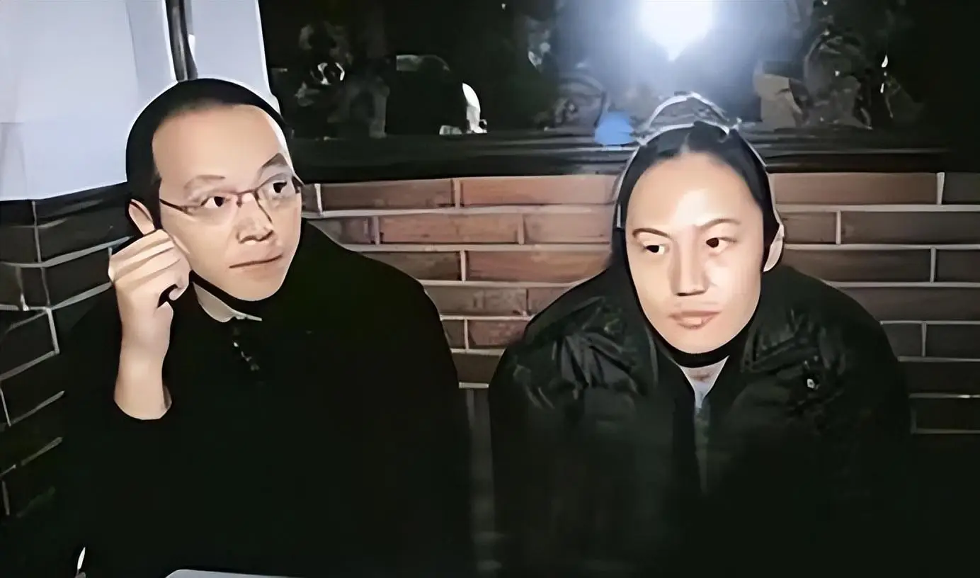 窦靖童:我妈钱多到用不完,但穷苦潦倒的爸爸,却成我如今的心病