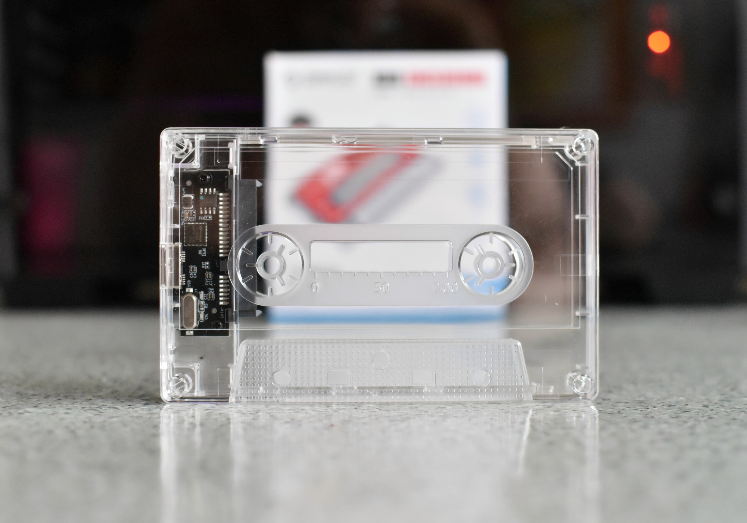 承载记忆的ab面,orico推出了一款2.5英寸磁带硬盘盒