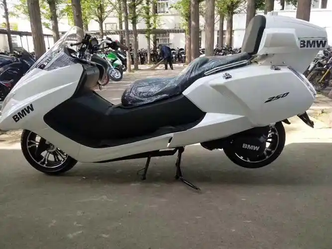 二手进口陆地巡洋舰大绵羊旅行宝马大船踏板马杰斯特雅马哈摩托车