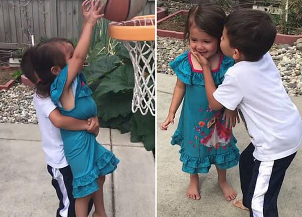 美国一小男孩巧助妹妹投篮球|小男孩|篮球|小女孩_新浪新闻