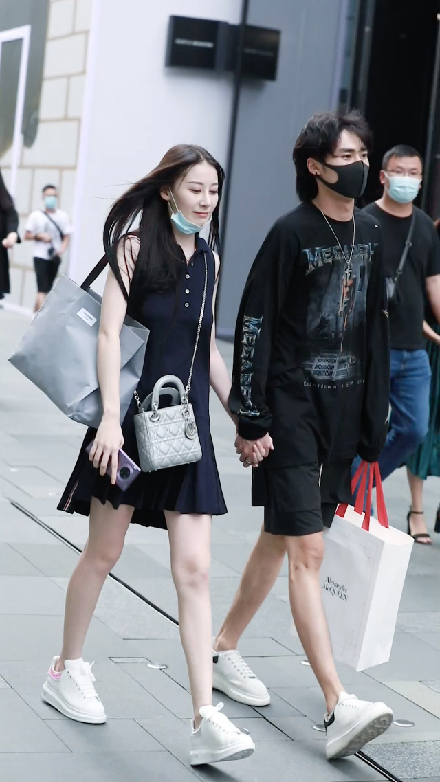 别人家的女朋友为啥都这么好看?