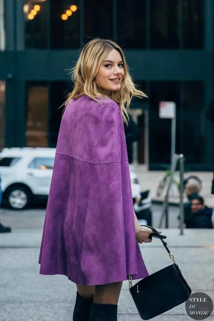 经典搭配:紫色 黑色