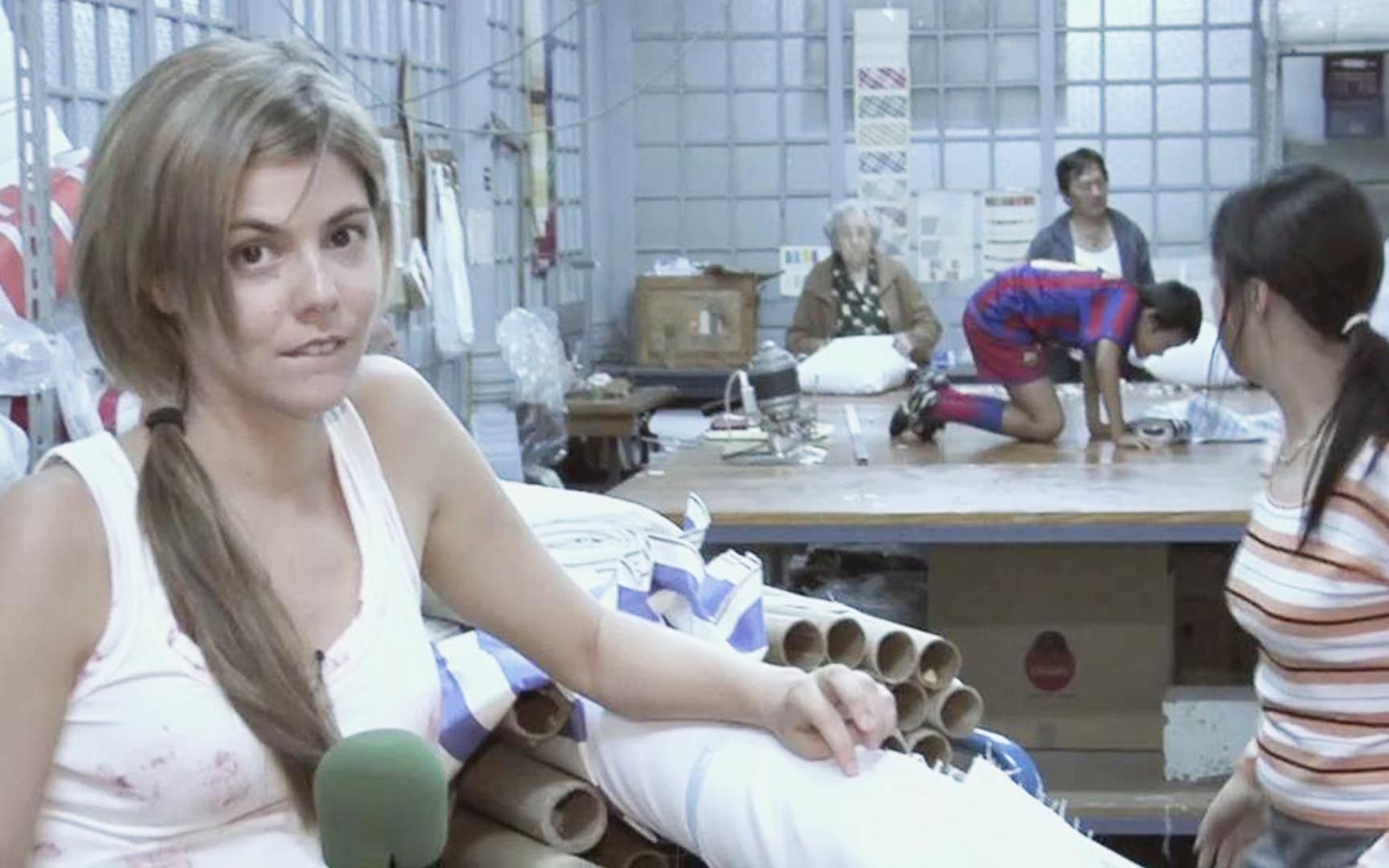 《死亡录像1》女记者夜访居民楼,却被强制隔离,录下恐怖变异全过程!