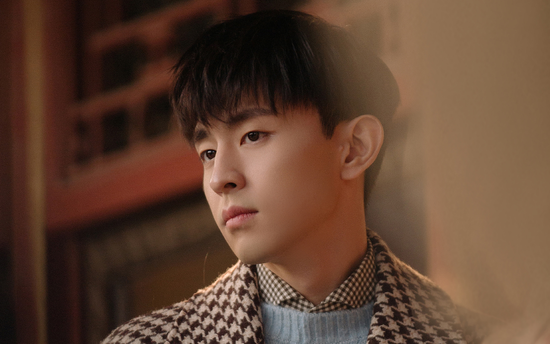 邓伦故宫帅气写真图片桌面壁纸