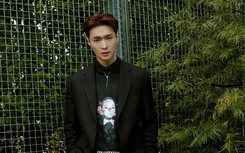 电脑壁纸 明星 大陆明星 帅气高冷男孩张艺兴个性魅力西装写真