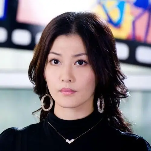 出演了袁英明执导的古装武侠剧《大旗英雄传》中扮演「温黛黛」一角