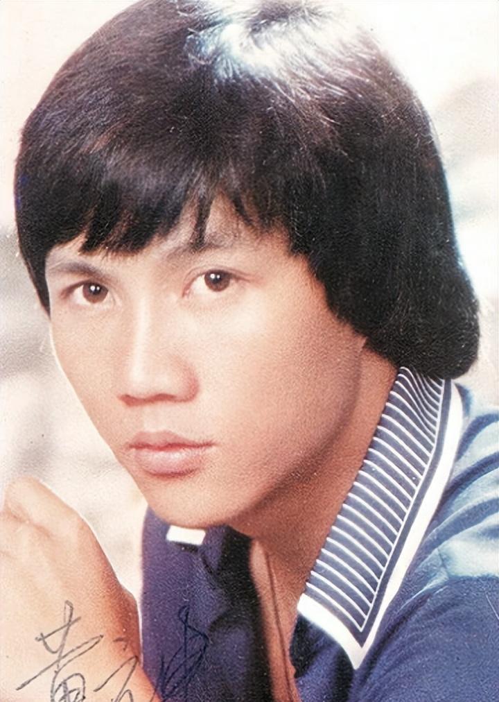 长子46岁次子43岁,小儿子36岁,个个让她骄傲_黄锦燊_黄汉伟_上海滩