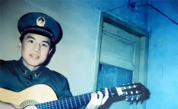 2015年选择离开央视,选择回乡创业,8年过去,现在他怎么样了?