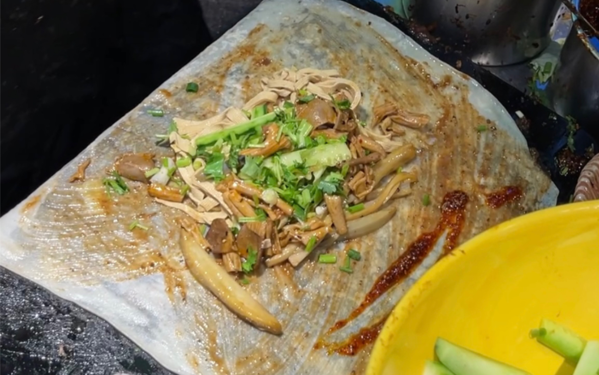 香辣鸭肠卷饼!我太爱吃鸭肠了～超超超超级好吃!