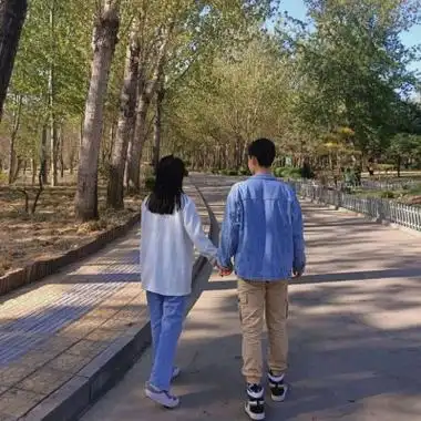 520情侣背影头像低调恩爱