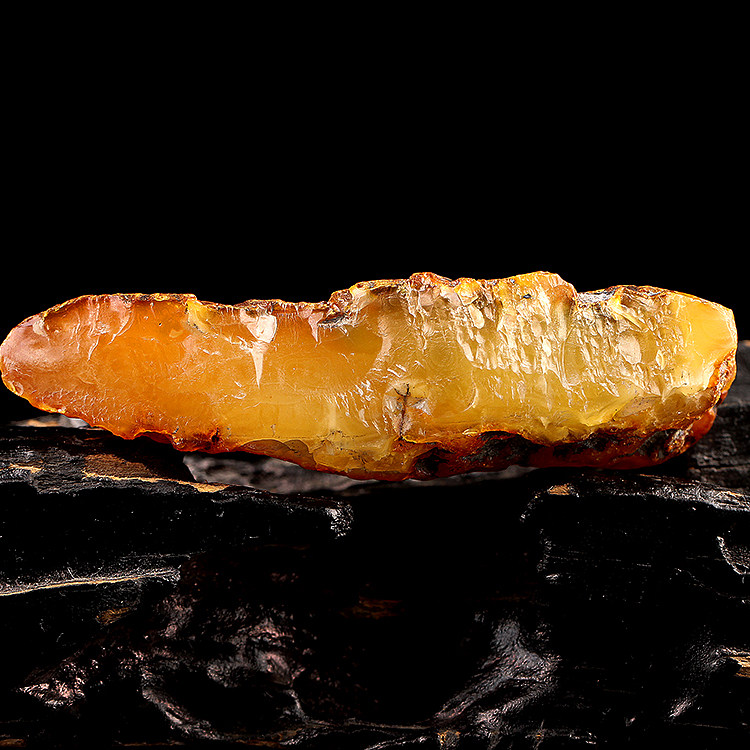 63.71g琥珀蜜蜡原石毛料