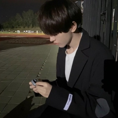 高清帅气的网恋男头真实图片,男生头像图片