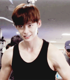 李钟硕肌肉男健身帅气性感gif动图_动态图_表情包下载_soogif