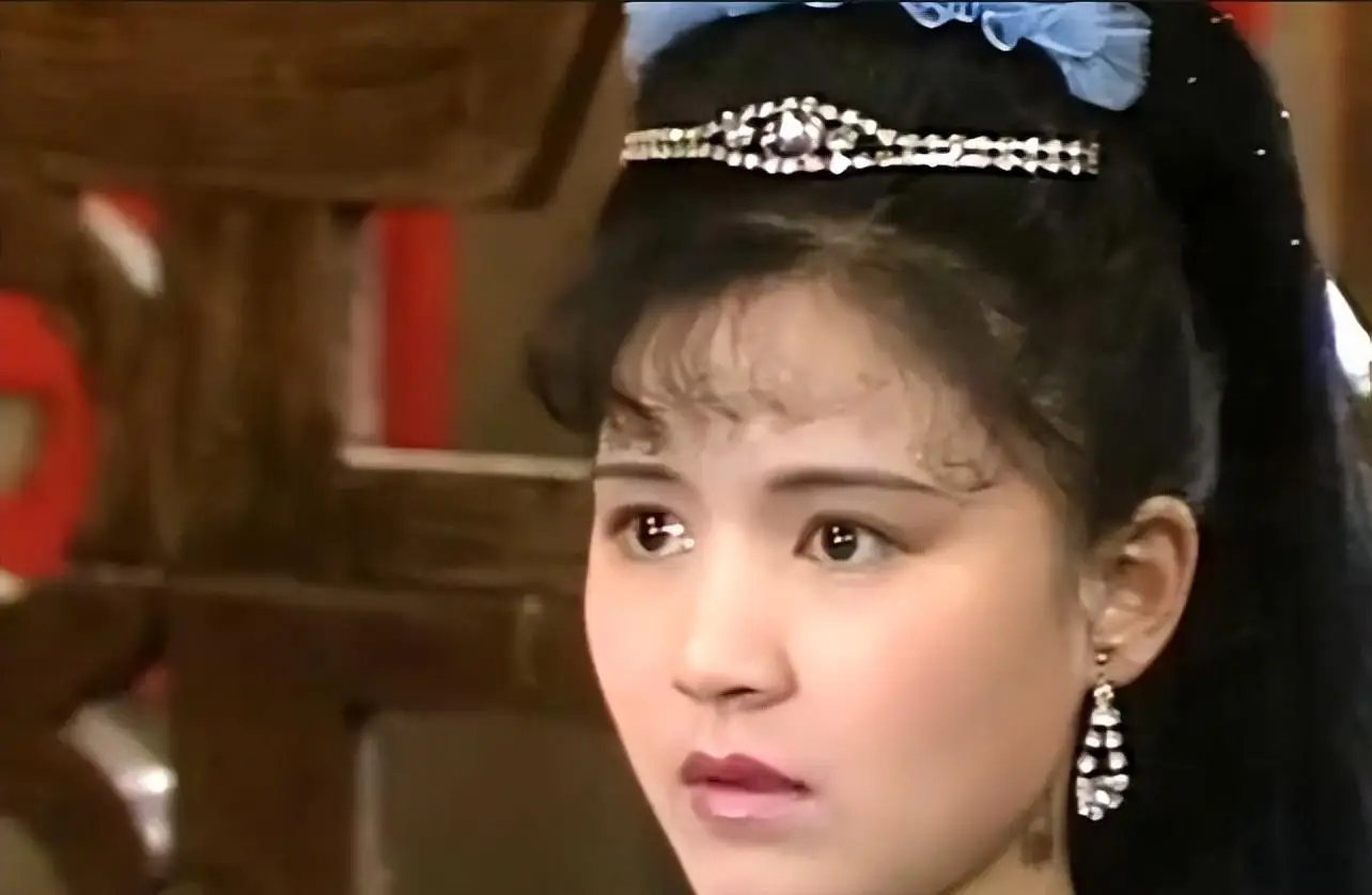 32年后看《封神榜》,竟被王后徐娅惊艳到,高颜值不逊色女主傅艺伟