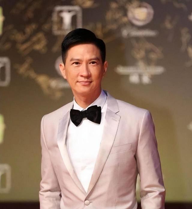 为了跟新剧相匹配,偶尔也会来这里做个发型,再加上张家辉性格比较谦和