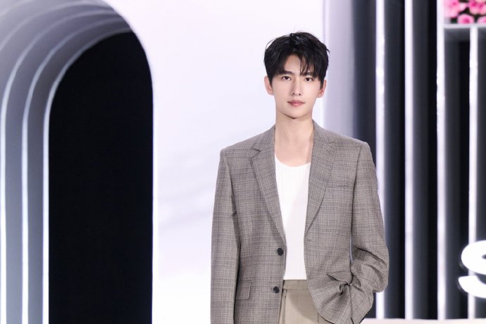 早安～@杨洋9499 9499复制文案评论本条微博(可根据个人需求