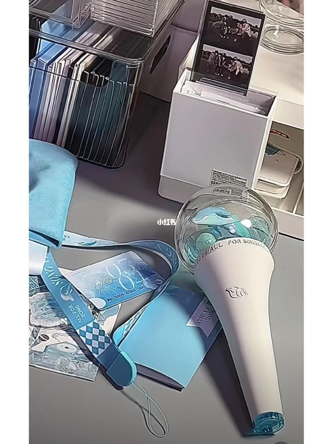 借图出宋亚轩应援棒