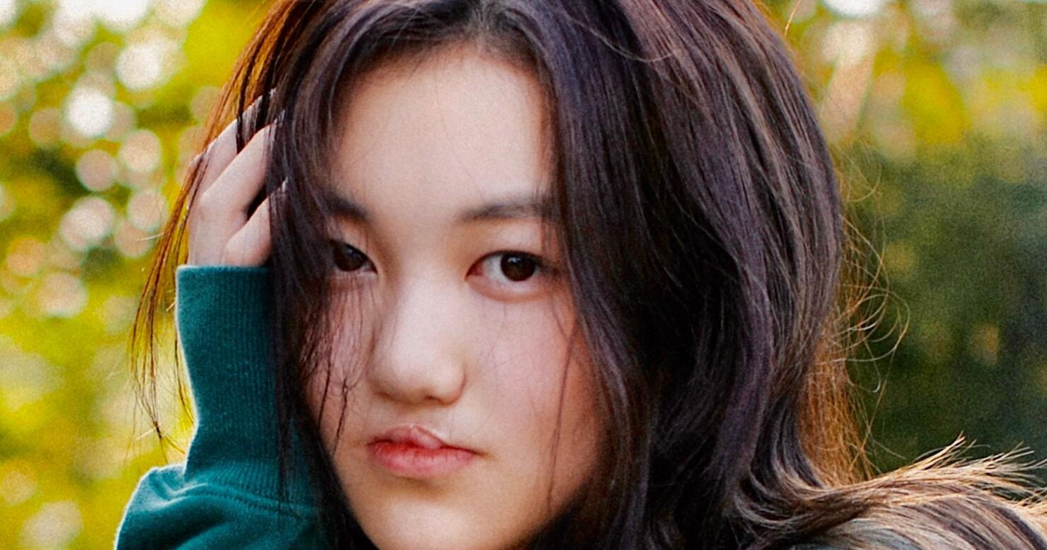 原创14岁李嫣晒近照越长越美颜值一路飙升气质冷艳像极了王菲