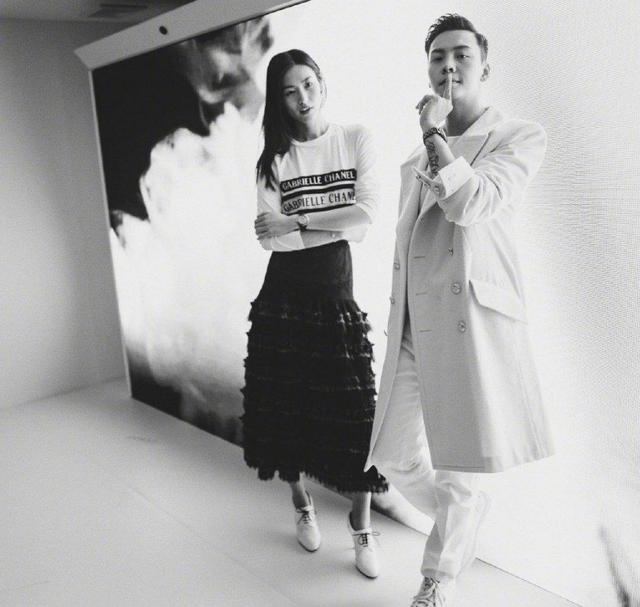 陈伟霆刘雯疑似恋情曝光,网友一个理由否绝,不过看起来很般配?