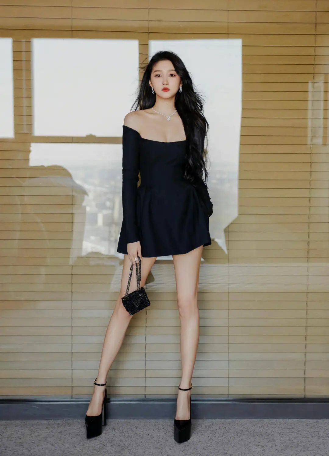 关晓彤卫生巾广告未p照流出,看到提臀那一刻,网友:这谁顶得住