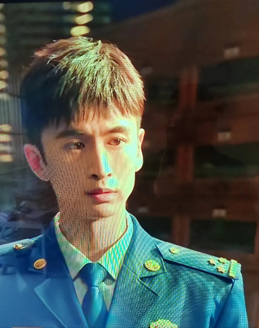 张云龙所饰演的许同生,尽管剧中担任男主一角,却未能在气质与气场上