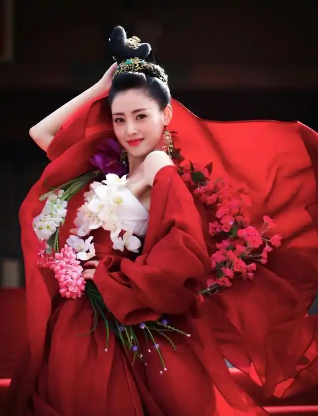 滤镜下是美女,现实中是"女鬼"!这些瘦到病态的明星,真恐怖