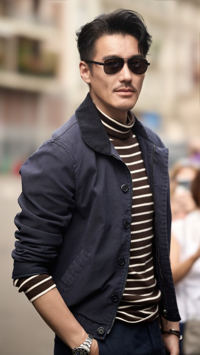 胡兵极简雅绅搭配出席tods2024春夏静态展大道至简无上洒脱