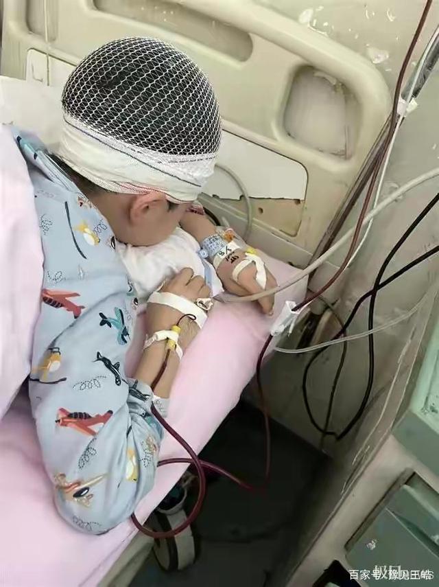 五一假期不平凡,"熊孩子"踢坏荧幕,9岁男孩被体罚成二级轻伤