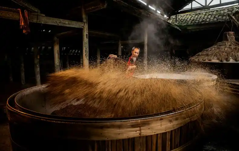 摄影俱乐部】每日赏片《每日三佳集锦》2021年1月刊 写美篇《酿酒坊》