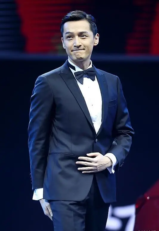 胡歌久违露面一个时尚而且有魅力的演员有多圈粉