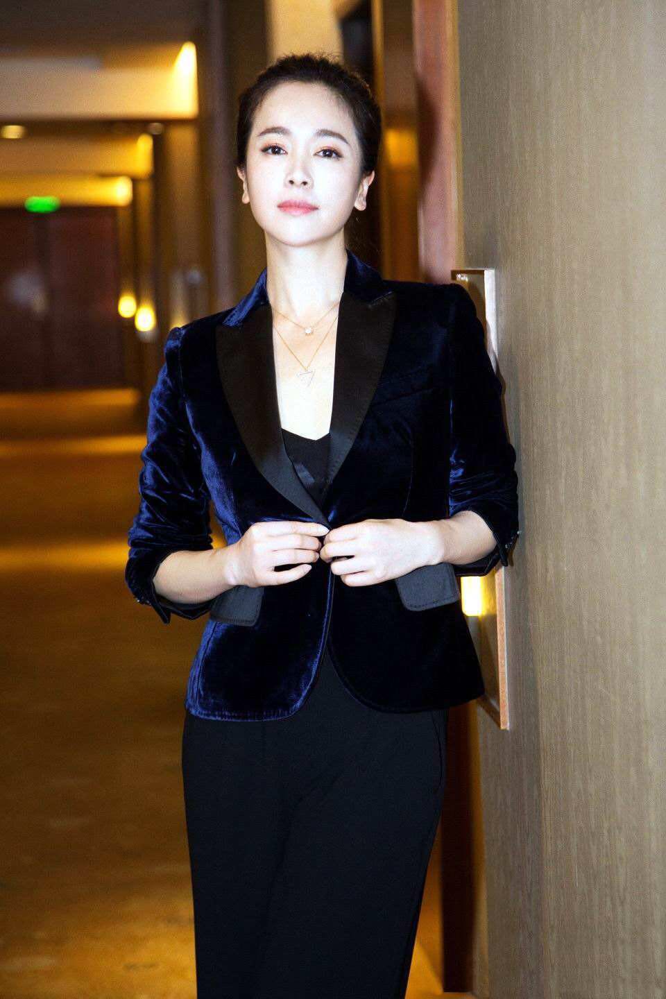 氧气美女左小青两次合作陈道明拍戏人在囧途中扮演徐峥妻子