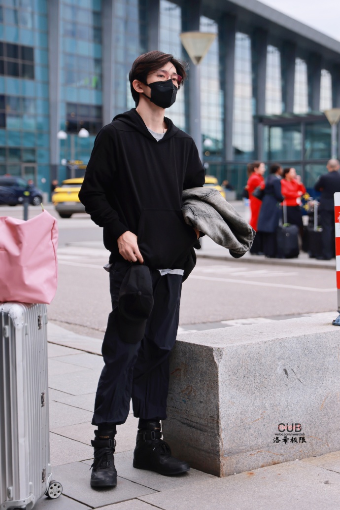 易烊千玺出发日内瓦##易烊千玺 丹麦##易烊千玺电影小小的我##易烊