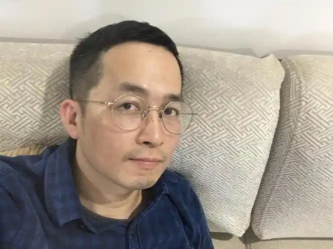 人间不值得向油腻中年大叔疯狂迈进