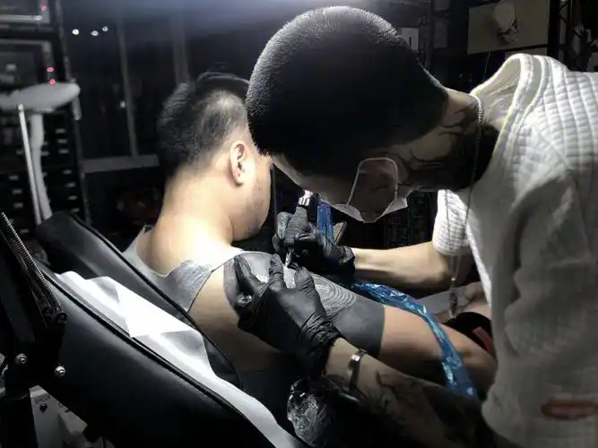 莆田纹身纹身师工作日常