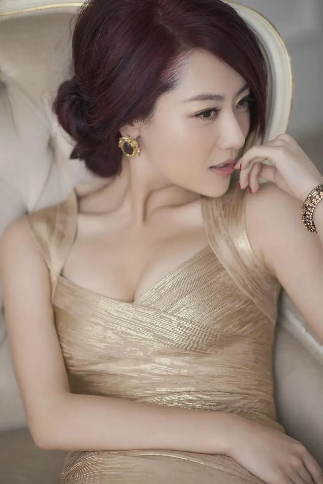 原创这谁顶得住白冰这身材前凸后翘性感撩人让人欲罢不能