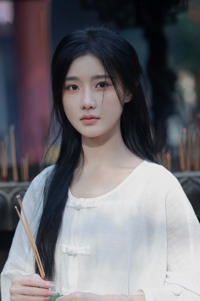 陈意涵新中式清冷感