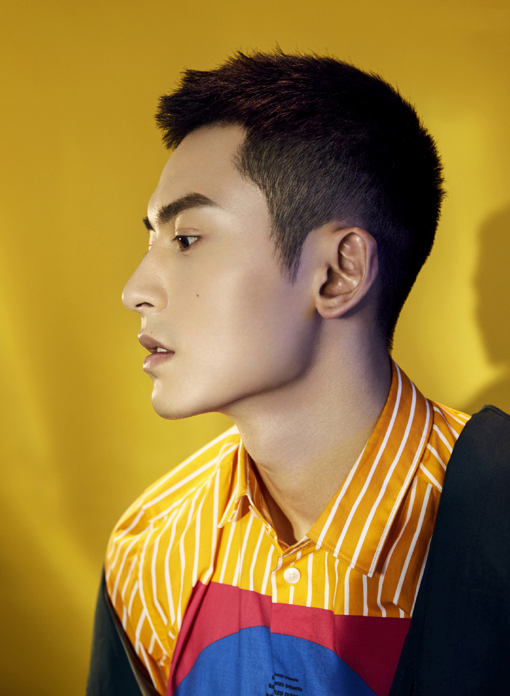 张哲瀚寸头帅气写真图片59