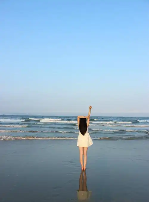 一转身的温柔_小清新美女唯美背影图片