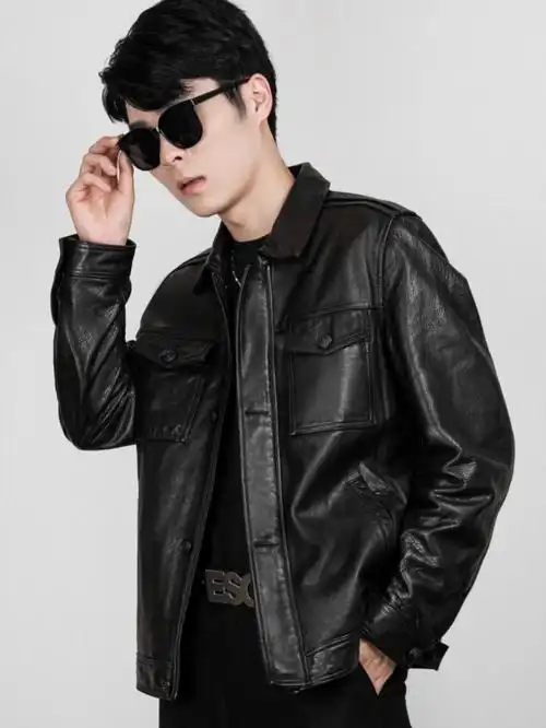 经典的皮夹克,不管是送老丈人还是男朋友都是不错的选择(得选真皮的有