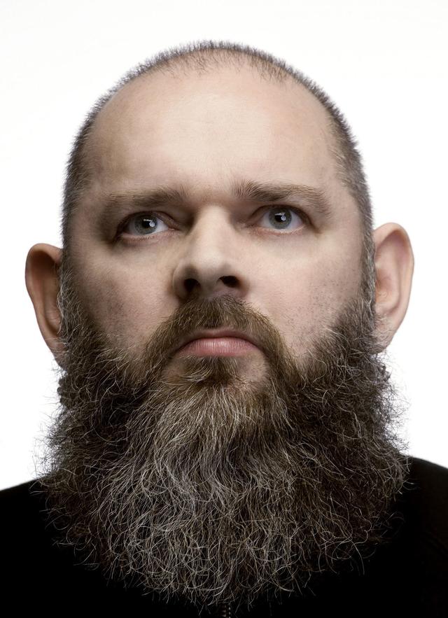 看腻了小鲜肉来感受一下这些胡子大叔的魅力