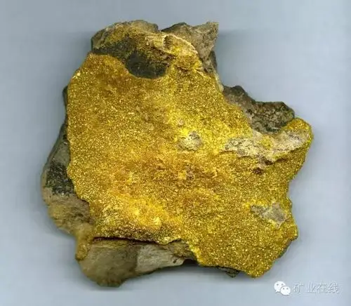 富含巨大能量的宝石 铀矿石