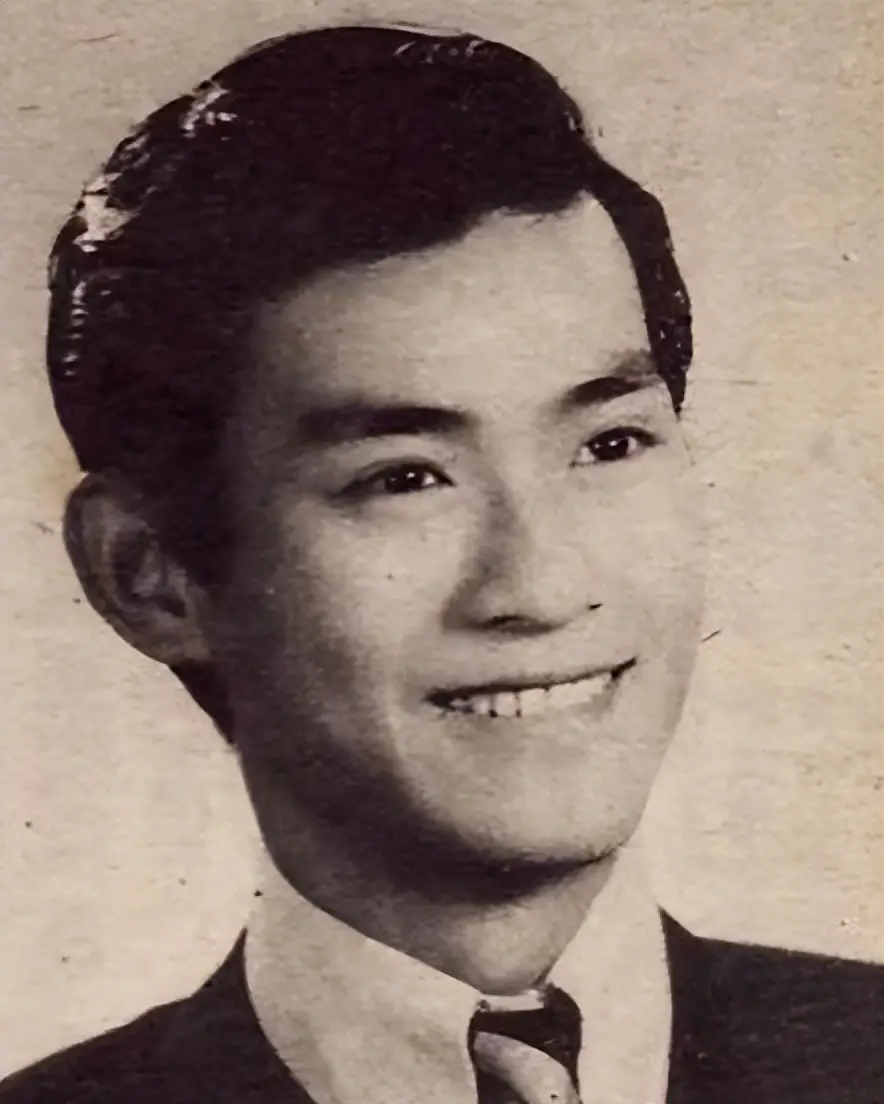 秋官郑少秋:3段婚姻,4个女儿,他到底有没有爱过沈殿霞?