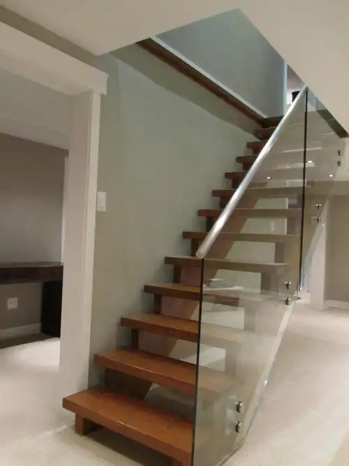 5款斜梁玻璃窗户装修效果图梁式楼梯斜梁玻璃犯杆设计图