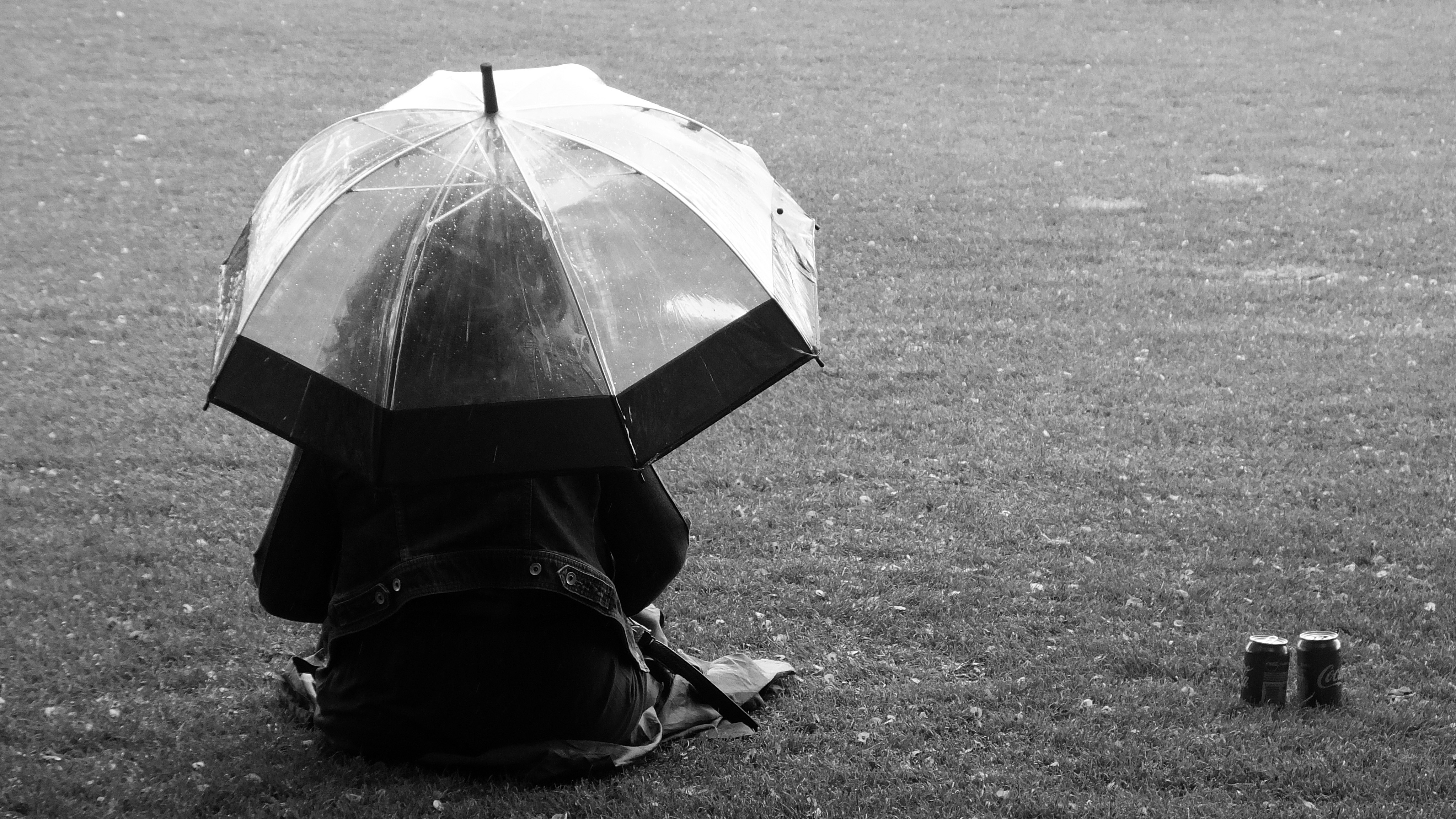 孤独一个人伤感黑白背影高清原图查看