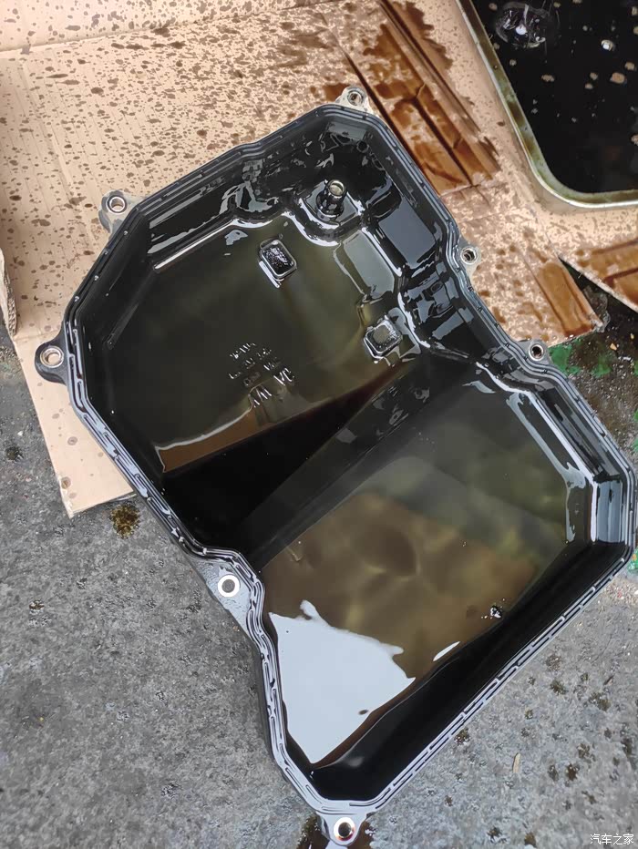 斯柯达明锐变速箱拆油底壳换油