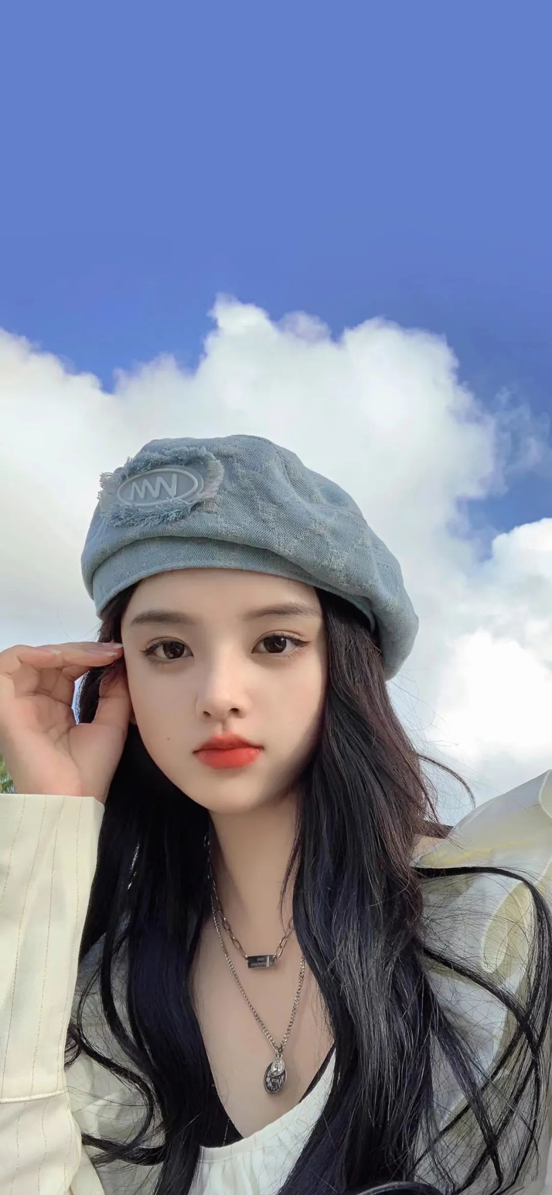 抖音今日最火潮图小姐姐壁纸