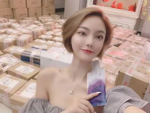 芸曼宁蓝莓果泥里生产的?零售价是多少?斯斯带你走进创业时代.