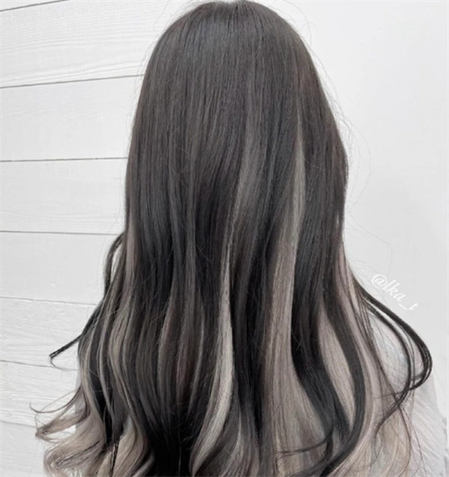 亚麻灰成今年潮流指标不用漂染的灰色头发