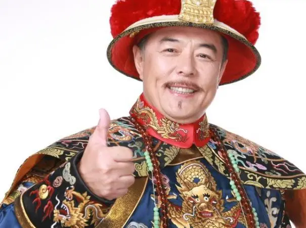 原创张铁林爱情丰富出演皇帝走红之后却一直走下坡路