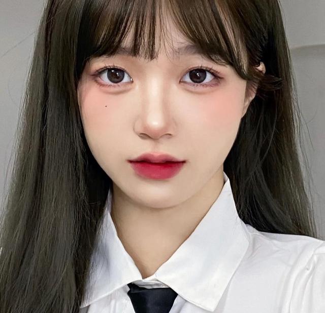 "男看鼻子女看嘴",女生最美唇形你有吗?这4种,都是高颜值的